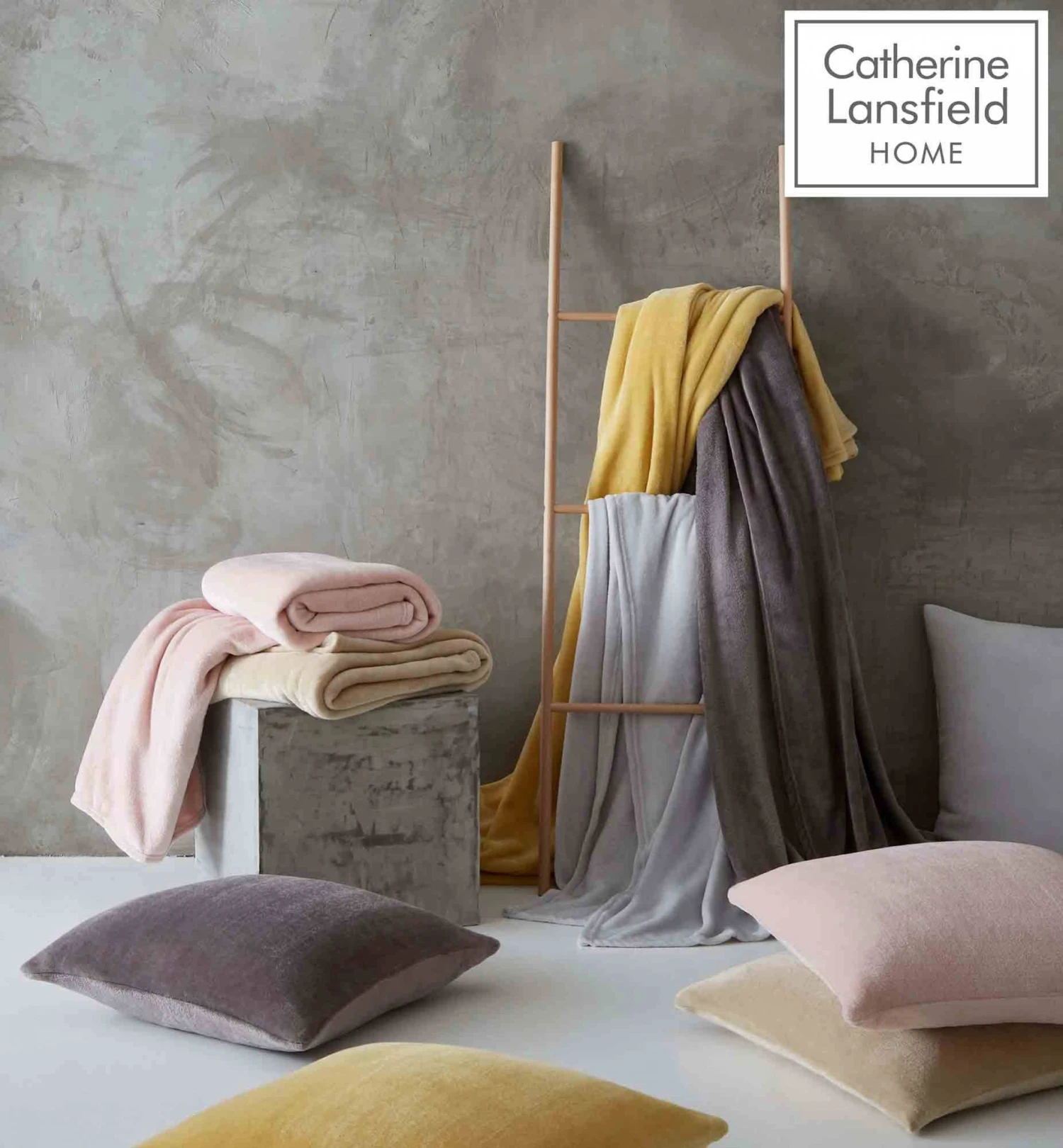 Catherine Lansfield Raschel Velvet Touch Throw Ochre 5 Catherine Lansfield Raschel Velvet Touch Throw Ochre - Image 3