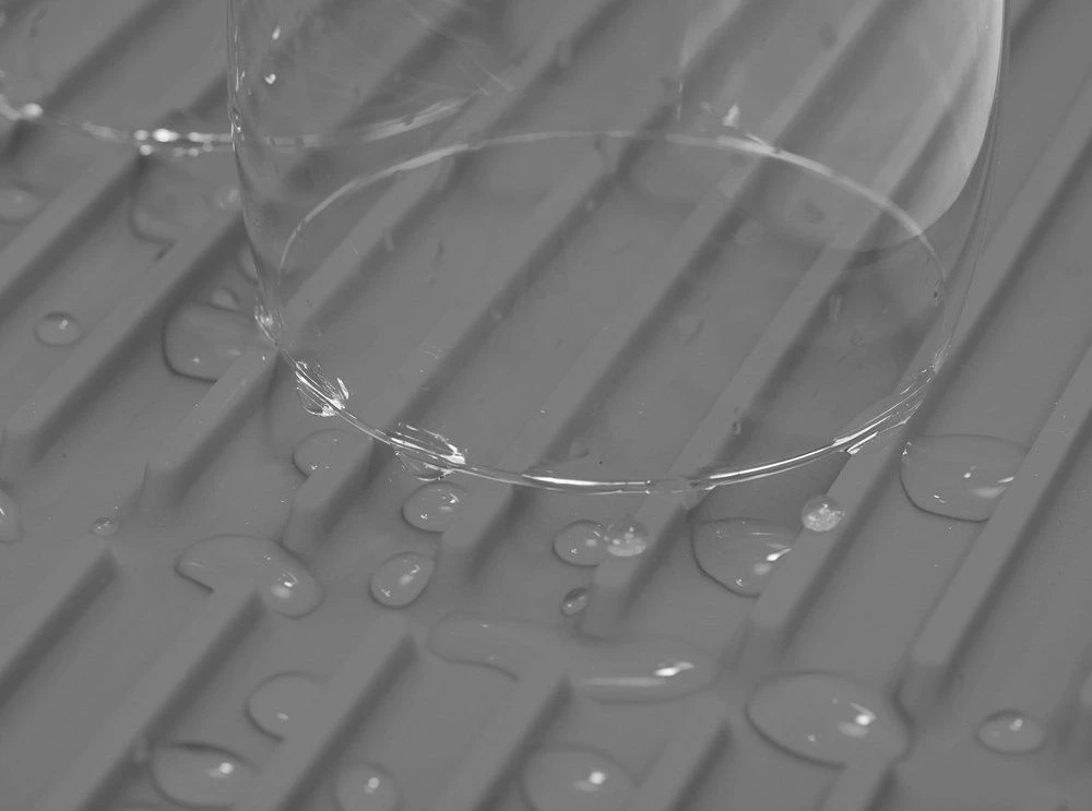 Joseph Joseph Flume Folding Draining Mat Small 5 Joseph Joseph Flume Folding Draining Mat Small - Image 3