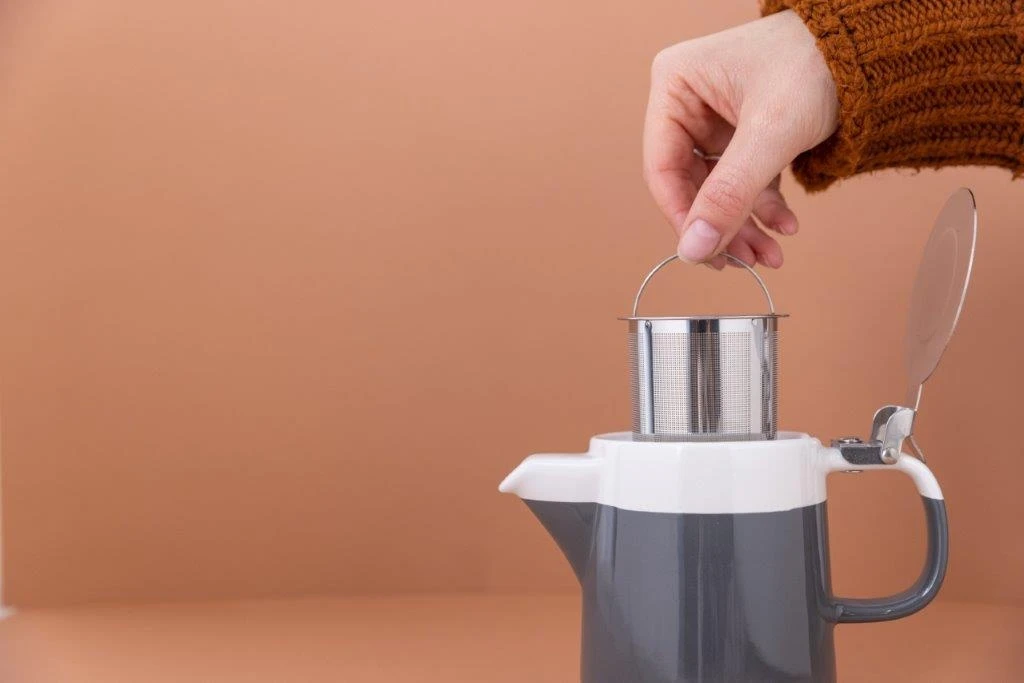 La Cafetiere Barcelona Teapot 4 Cup Cool Grey 5 La Cafetiere Barcelona Teapot 4 Cup Cool Grey - Image 3